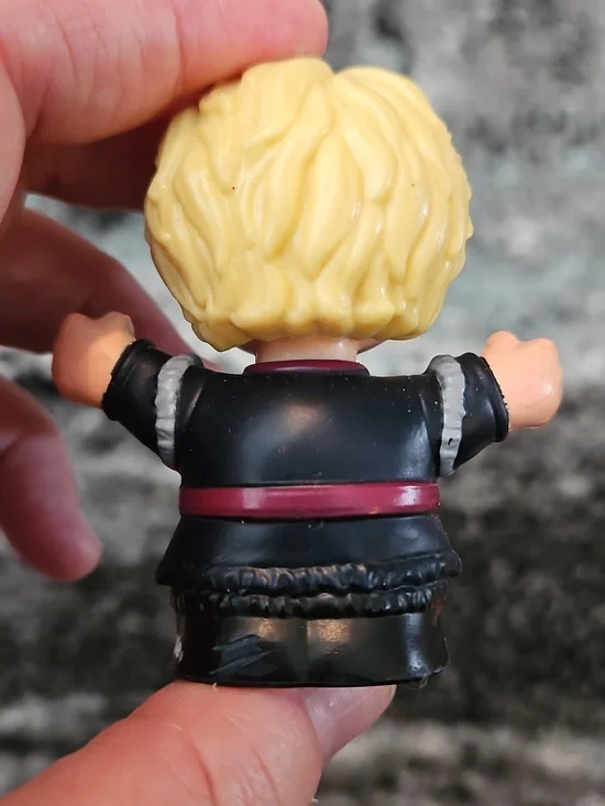 Fisher-Price Little People Kristoff figure inspired by Disney's Frozen - Picture 3 of 7